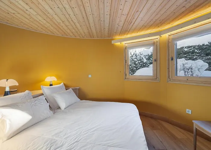 Renove Avec 2 Suites, Balcon Et Poele A Bois, Proche Centre Et Remontees Mecaniques, - Fr-1-569-39 Appartement