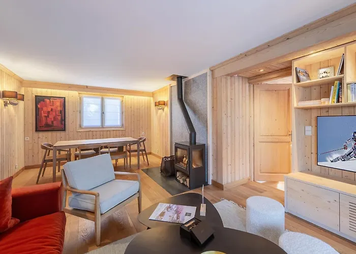 Appartement Renove Avec 2 Suites, Balcon Et Poele A Bois, Proche Centre Et Remontees Mecaniques, - Fr-1-569-39